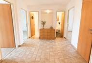 Großzügige 3 bis 4-Zimmer-Wohnung mit Kamin, sonniger Loggia und Stellplatz