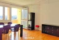 2 Zimmer + Loggia mit tollem Ausblick (4. Liftstock) + separate Küche, Garagenplatz inkl.