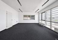 Produktionshalle mit ca. 800m² inkl. modernem Büro || Parkplätze || 3 Sektionaltore