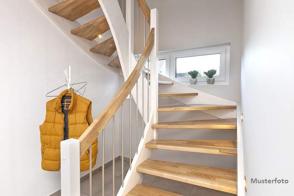 Neuwertige Maisonette-Wohnung mit Garten, Terrasse &amp; Carport