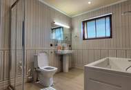 Preisreduktion! MODERNES WOHNEN MIT 12,5 KW PHOTOVOLTAIK, CARPORT &amp; PFLEGELEICHTEM GARTEN