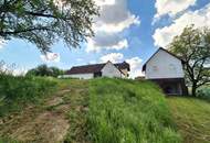 Herrliche Alleinlage: Großzügiges Einfamilienhaus (155m²) mit ehemaligem Wirtschaftsgebäude inmitten der Weinberge mit Blick auf Schloss Kapfenstein!