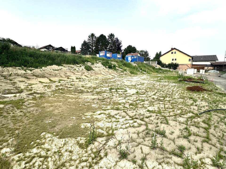 AUSSERGEWÖHNLICH, RUHIGE WOHNLAGE IN TRESDORF OHNE BAUZWANG