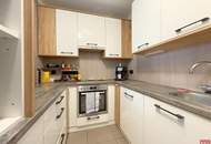 Moderne Dreizimmerwohnung mit Garten und zwei Parkplätzen, Badebiotop