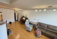 Tokiostraße / Kirschblütenpark: VIS / Japanische Schule: Möblierte 4 Zimmer-Maisonetten-Wohnung mit einer Loggia und Terrasse + optionaler Garagenstellplatz!