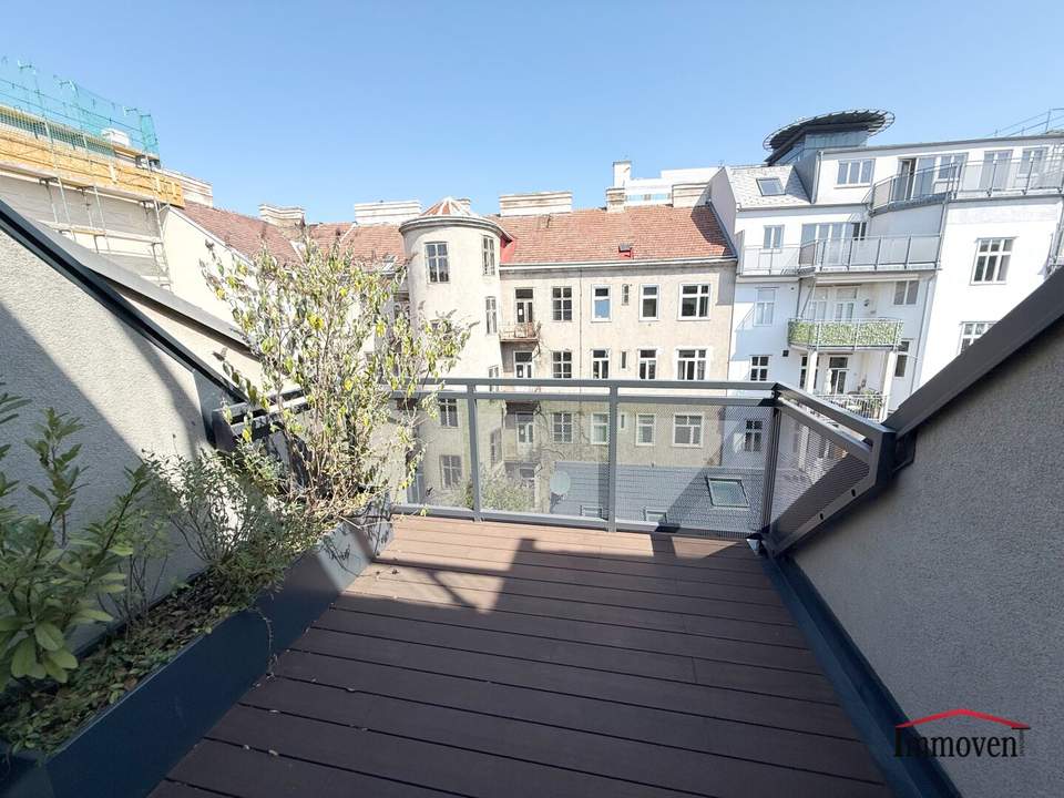 PROVISIONSFREI - ERSTBEZUG - Hochwertige Dachgeschossmaisonette mit Balkon, Terrasse und Deckenkühlung in RUHELAGE!