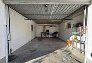 Charmantes Zweifamilienhaus mit zwei separaten Eingängen, kleinem Garten und attraktivem Sanierungspotenzial!