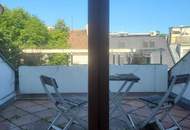 "Diese 5 Zimmer-Altbauwohnung mit sonniger Terrasse wartet genau auf SIE"