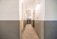 Neuwertige Zwei-Zimmer-Altbauwohnung mit herrlicher Terrasse und Loggia direkt beim Naschmarkt