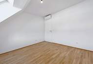 VORSORGE >> Charmante Dachgeschoss-Wohnung mit stilvoller Ausstattung >> TOP LAGE und SUPER HELL