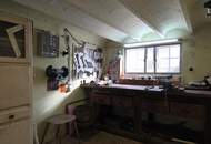 "Haus Emma - mit "Schirm, Charme &amp; Melone"