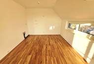 3 Zimmer. 3 Terrassen. Ein Zuhause! Genial - Lebens(t)raum Erfüller im Grünen - Klimaaktiv Bronze! Ab ins Dachgeschoss / Viel Lebensqualität! Wärmepumpe und Solaranlage + Naturnahe Gewässer ums Eck!