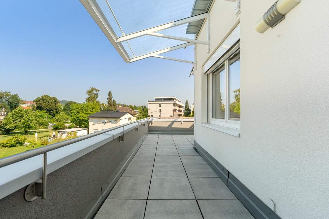 Schöne 4-Zimmer-Wohnung mit großer Dachterrasse in guter Lage