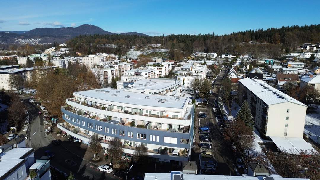 Sonnige Kleinwohnung mit Wintergarten + Tiefgaragenstellplatz in der Paracelsusgasse 16