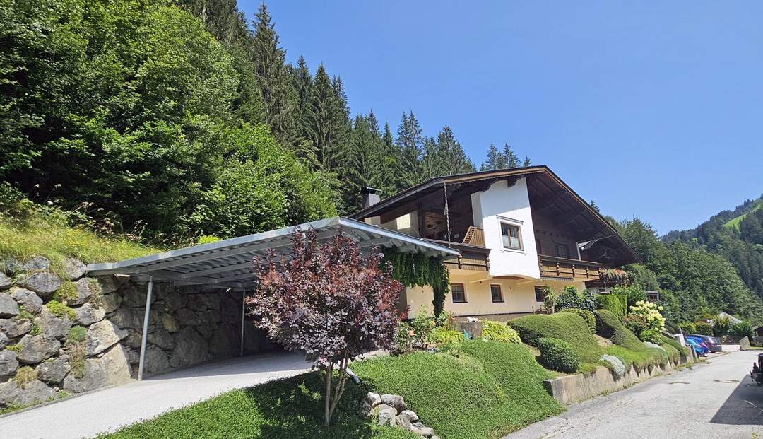 Schönes Einfamilienhaus mit Einliegerwohnung und Carport, Hopfgarten