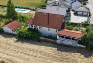 Außergewöhnliches Einfamilienhaus mit zwei Wohneinheiten, großem Garten und Gästehaus in Leobendorf