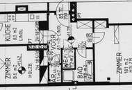 Dachgeschoßwohnung im Altbau: Erstbezug nach Sanierung mit Balkon und Einbauküche!