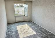 Sonnige sanierungsbedürftige 3 Zimmerwohnung in der beliebten grünen Südstadt mit LOGGIA