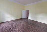 1 Zimmer Wohnungen, 2 Stück im gleichen Haus, zum sanieren. Im 1. Stock mit Aufzug.