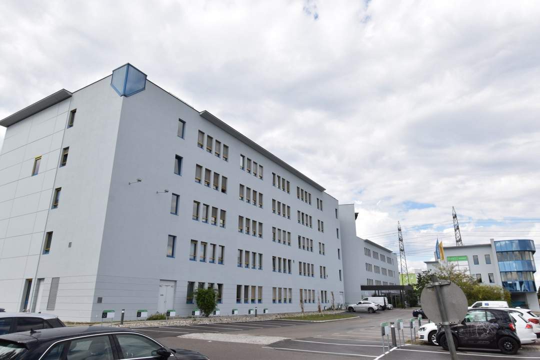 3 Zimmer Büro! Teeküche und Lager