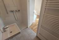 Single-DG-Wohnung mit Kühlung &amp; Terrasse