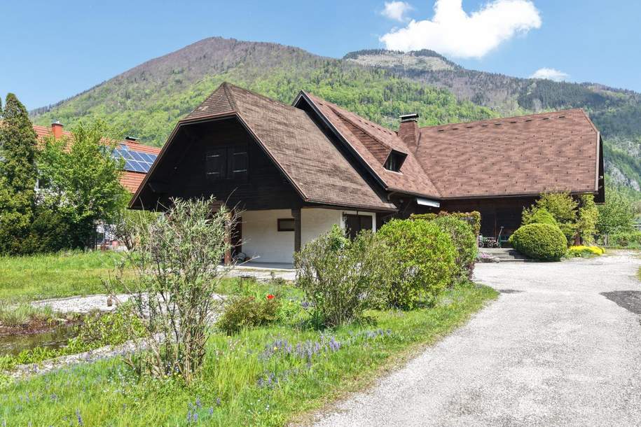 Romantisches, liebevolles Holzblockhaus in SONNIGER Lage mit schönen Ausblicken - GROSSES BAUGRUNDSTÜCK am Ortsrand!, Haus-kauf, 690.000,€, 4645 Gmunden