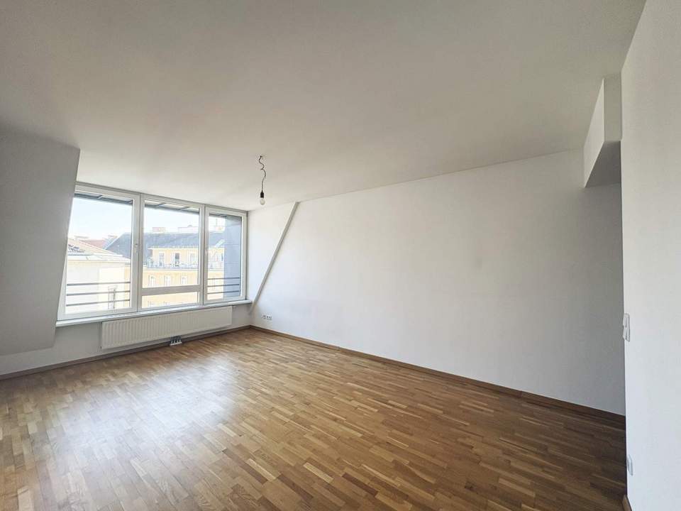 Lichtdurchflutete 2 Zimmer DG- Wohnung - Donaukanal und Prater in der Nähe