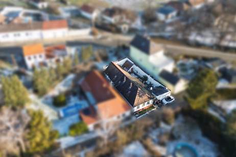 Attraktive Gelegenheit für Käufer mit Blick für Potenzial – Einfamilienhaus mit Nebengebäude in Karlsdorf, Haus-kauf, 79.000,€, 2052 Hollabrunn