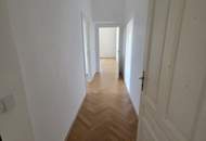 Charmante 2-Zimmer-Wohnung nächst Rudolfinerhaus mit Potenzial!