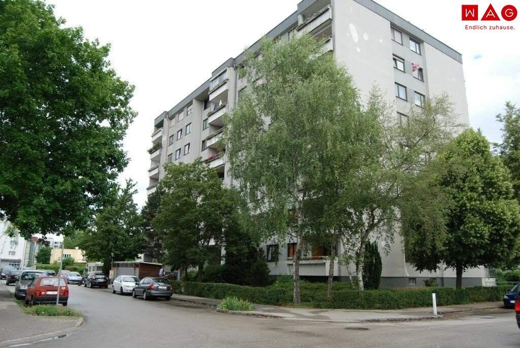 Großzügige 4-Zimmer-Familienwohnung mit Balkon & Tiefgarage in zentraler Lage in Haid ab August verfügbar !