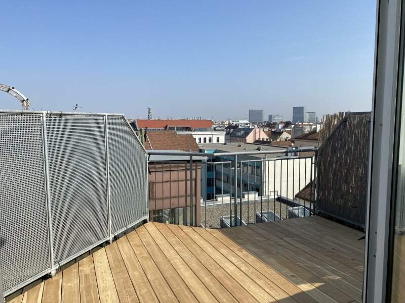 Dachgeschosswohnung in 1100 Wien: 4 Zimmer, Balkon, modern und großzügig! 575.000 €