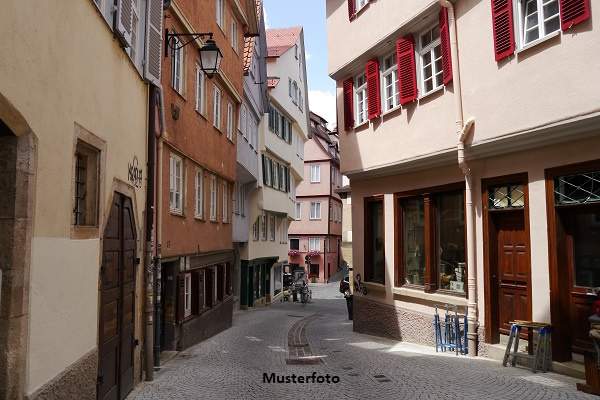 +++ Zinshaus mit gemischter Nutzung und laufenden Sanierungsmaßnahmen +++