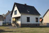 Älteres Wohnhaus mit freistehender Garage samt Nebenraum und Garten in Ruhelage