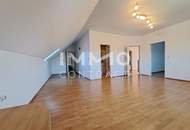Aus 1 mach 2! Teilbare, große dachgeschoß- Wohnung mit Garten