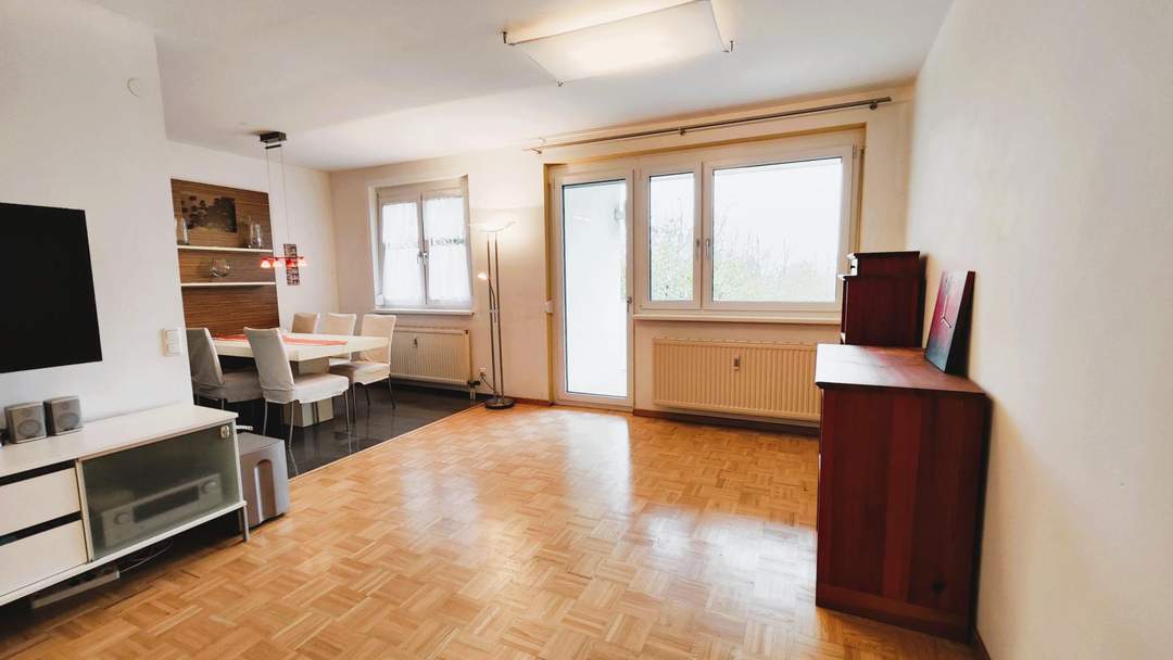 **Großzügige 4-Zimmer-Wohnung in Leonding mit Loggia, Tiefgarage und Grünlage**