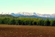 Großes Baugrundstück mit hohem Freizeitwert!