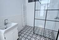 Wunderschöne helle 3-Zimmer Altbauwohnung mit neuer Küche und modernen Badezimmern!