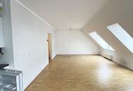 Charmante 1-Zimmer-Dachgeschosswohnung mit Freifläche in Döbling!