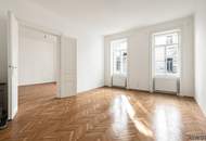 Komplett hofseitg ausgerichtete Stilaltbauwohnung im Jugendstiljuwel Schottenfelder Hof | Blick in den grünen Innenhof | Ideal auch zur WG-Nutzung