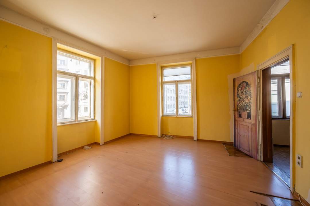 ++NEU++ Sanierungsbedürftige 3-Zimmer Altbau-Wohnung mit großes Umbaupotenziall!