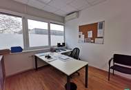 Büro mit großem Lager direkt bei der A22