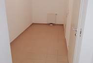 Dein Rückzugsort im Grünen - mit eigenem Garten und viel Ruhe! Achtung: stark sanierungsbedürftig!