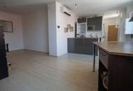 Singleapartement im Dachgeschoss***Klima***nue saniert