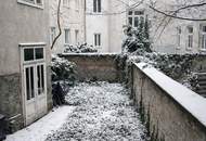 Gebraucht aber gut! 2,5-Zimmer im Altbau mit Balkon und ca. 30 m² Eigengarten. Schnell sein!