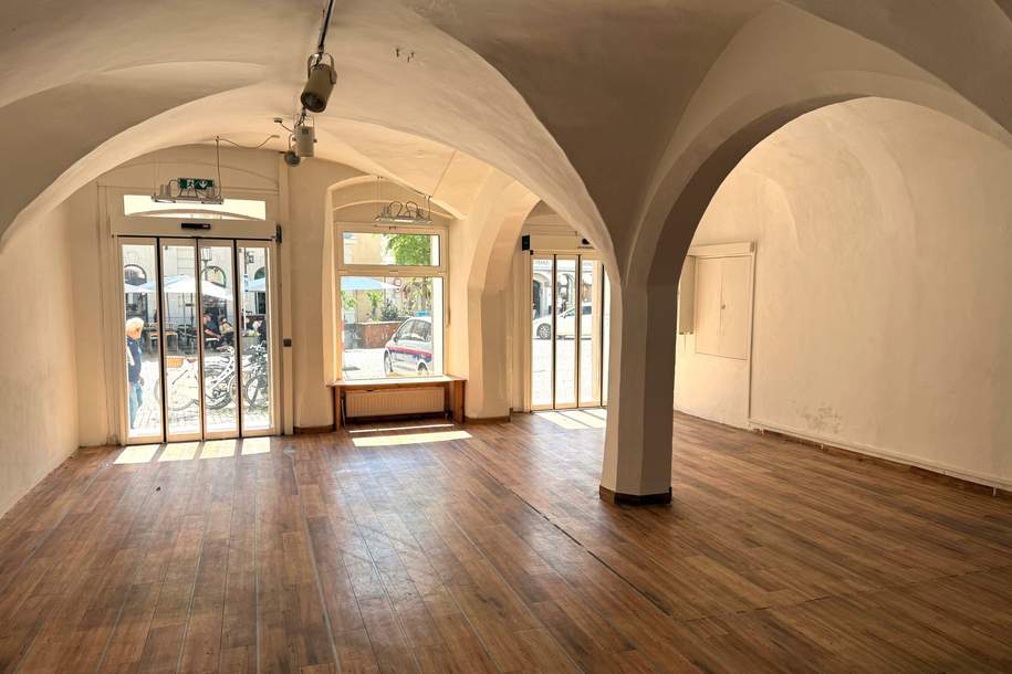 Geschäftslokal mit Lift am Stadtplatz, Gewerbeobjekt-miete, 2.156,20,€, 4400 Steyr(Stadt)