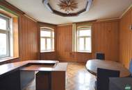 Sanierungsbedürftige 4-Zimmer-Altbauwohnung mit viel Charme