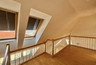 Lichtdurchflutete Dachgeschoss-Maisonette mit Galerie und großzügiger 29 m² Dachterrasse