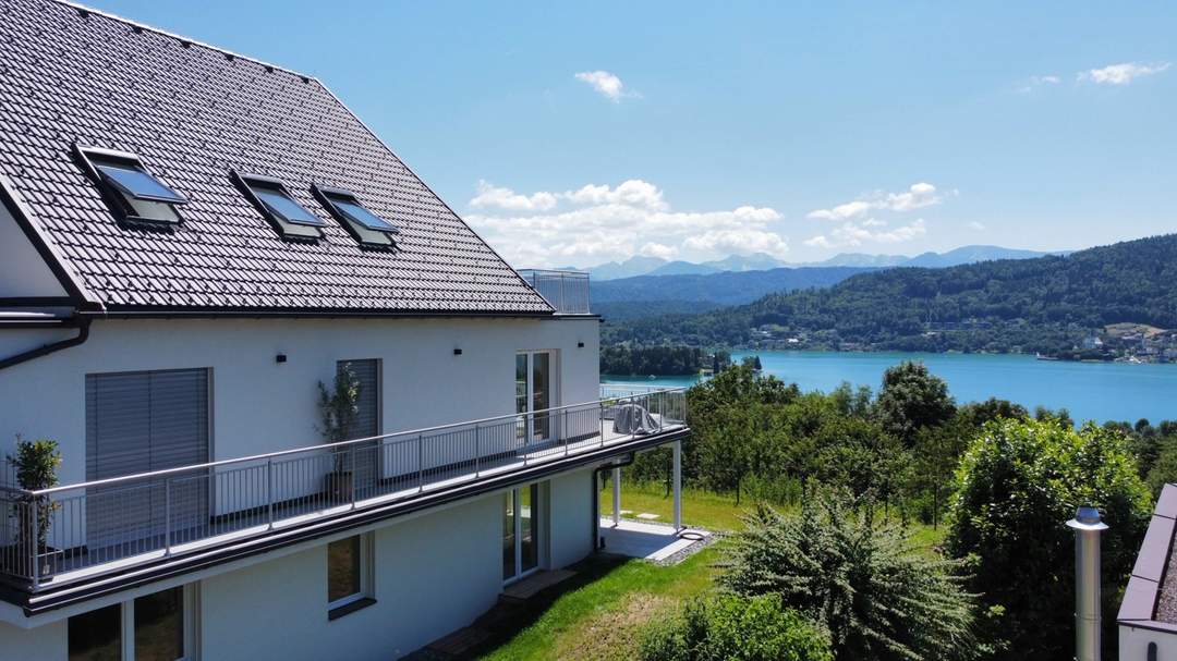 Moderne, Erstbezug-Gartenwohnung mit Traumblick auf den Wörthersee! Touristische Nutzung möglich!