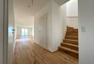 Wunderschöne Doppelhaushälfte // Zweitbezug | Eigengarten | 2 PKW Stellplätze | Luft-Wärmepumpe | Erlenweg - Haus 2B | ab 1. April 2026