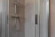 ERSTBEZUG nach Sanierung | 3 Zimmer + separate Küche | Tageslicht-Bad | Tischler-Küche mit Siemens Geräten | Freier Mietzins